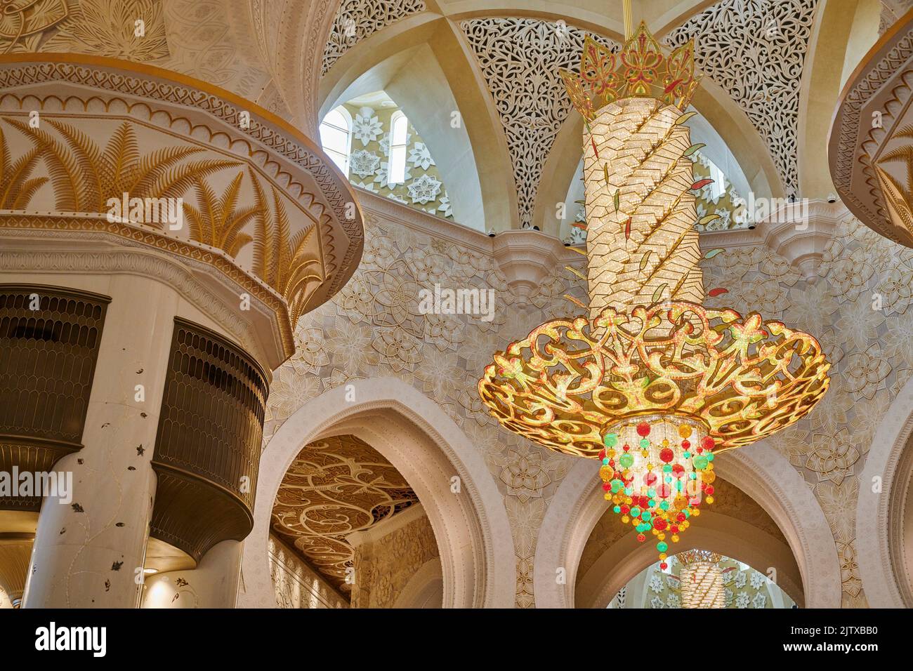 Decorated ceiling with chandelier at Sheikh Zayed Mosque. Abu Dhabi. United Arab Emirates. Stock Photo