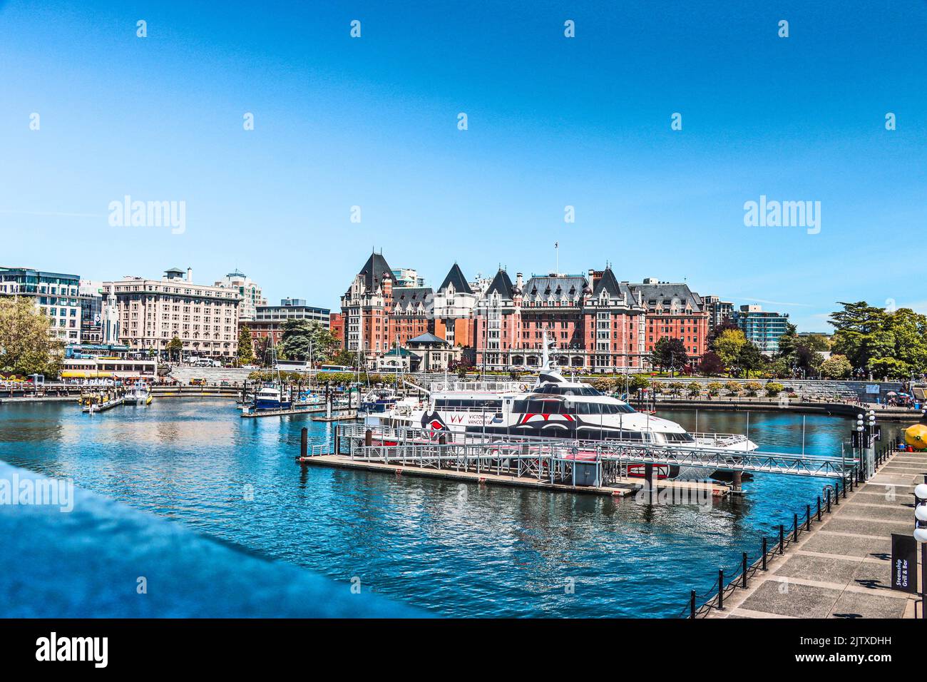 Fairmont Empress Hotel and Victoria Harbor. Victoria, Vancouver Island, British Columbia, Canada. Stock Photo