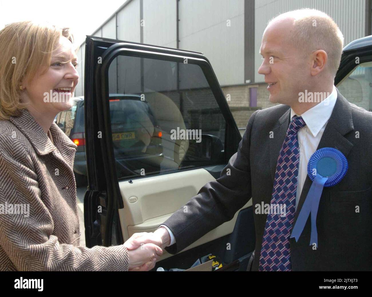 File photo dated 21/04/05 of former Conservative leader William Hague meeting conservative candidate for Calder valley Elizabeth Truss during a visit to Hamelin Stationery during the General Election Campaign for 2005. In just a few days Britain will find out if Liz Truss or Rishi Sunak has been picked to be the new Conservative leader and the next Prime Minister. Issue date: Friday September 2, 2022. Stock Photo