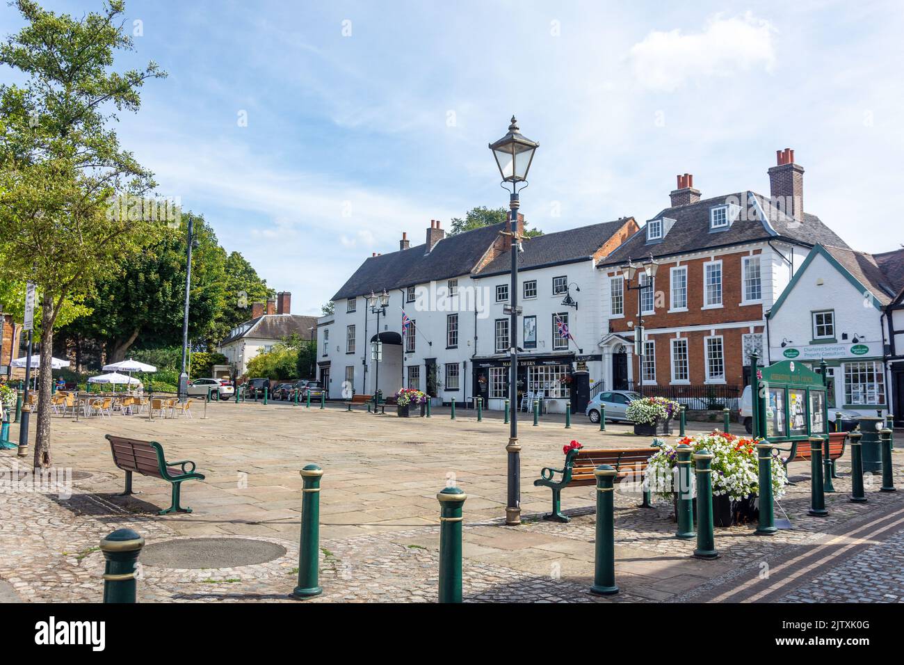 Market Square Atherstone Bunting Shops Shopping High Streets Pub Hi-res 