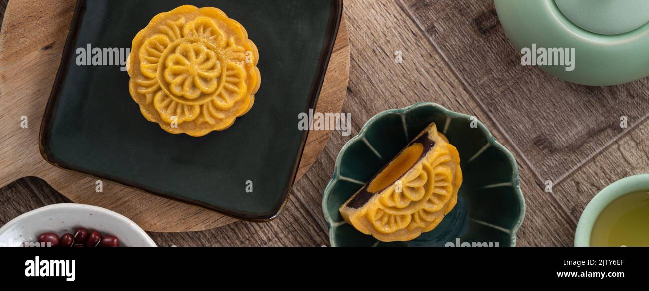 Delicious Cantonese moon cake for Mid-Autumn Festival food mooncake on ...