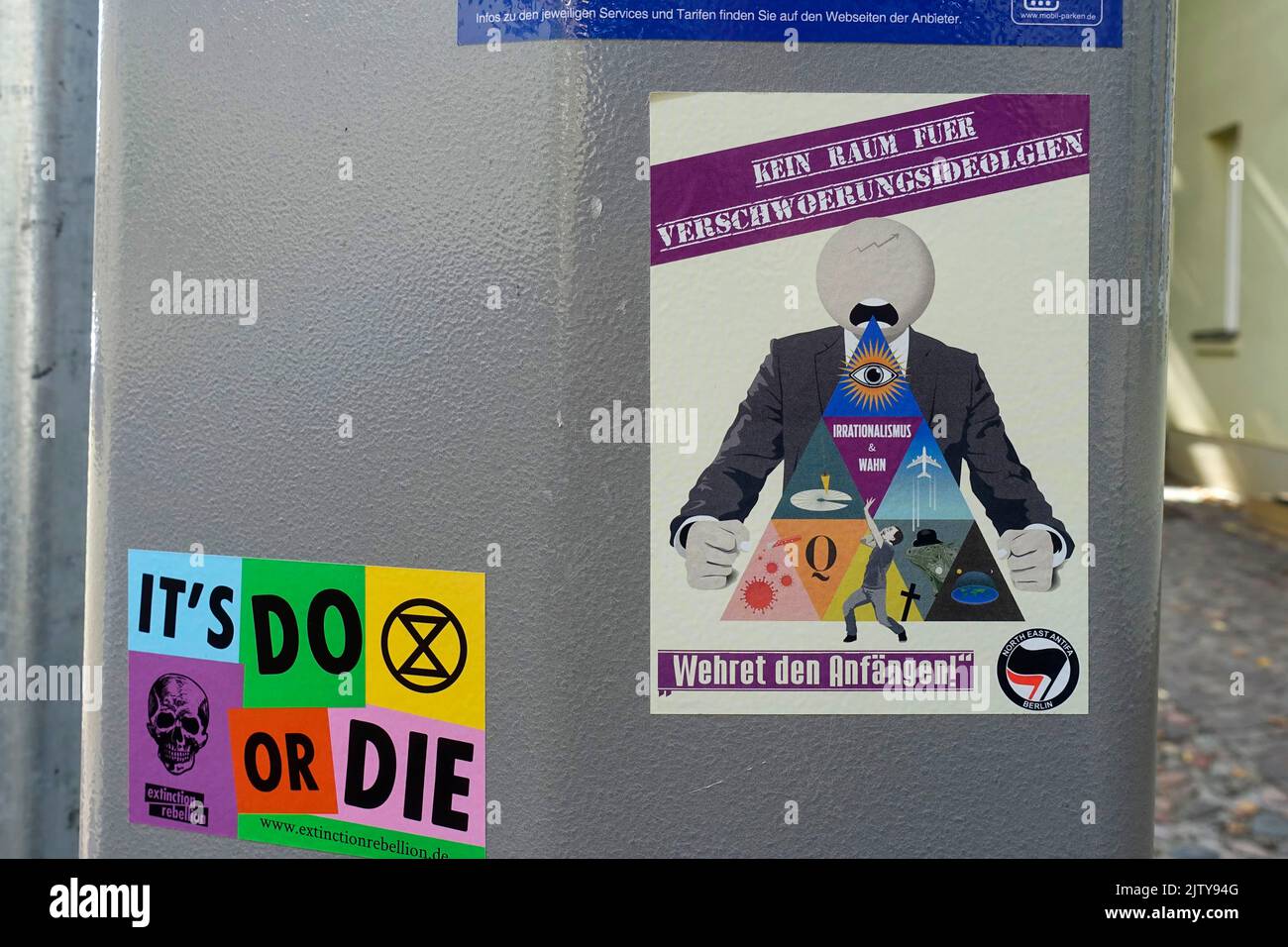 No room for conspiracy ideologues, resist the beginnings, sticker in Brandenburg an der Havel, Germany Stock Photo