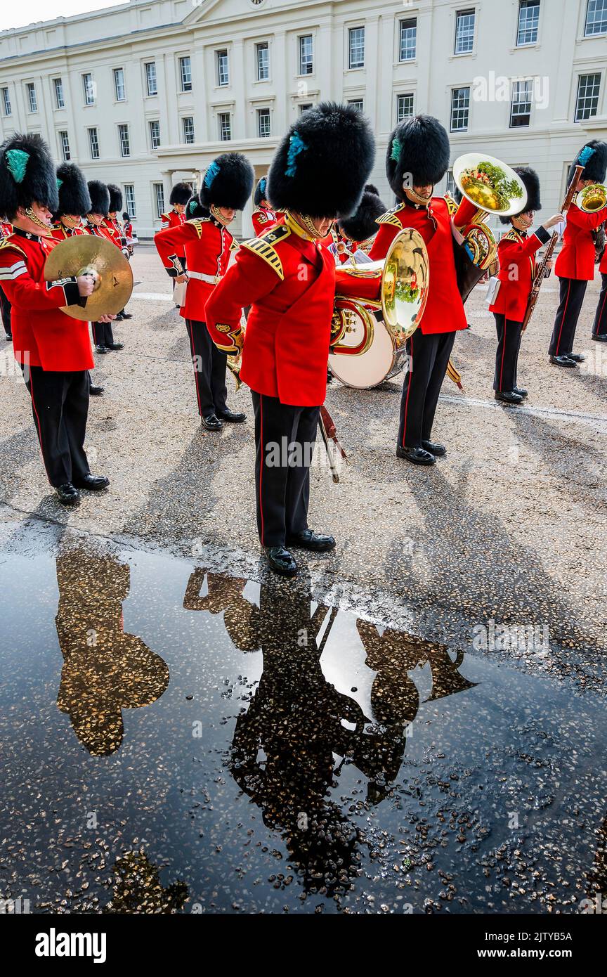 London, UK. 2nd Sep, 2022. The Irish Guards form two new Companies and Number 12 Company forms up for inspection at Wellington Barracks and Mounts the Queen's Guard at Buckingham Palace - As part of the Army's modernisation programme ‘Future Soldier', two new Foot Guards Public Duties Companies (PDCs), are being formed, resurrecting the traditions and ethos of the historic and battle honoured 2nd Battalion Irish Guards. Credit: Guy Bell/Alamy Live News Stock Photo