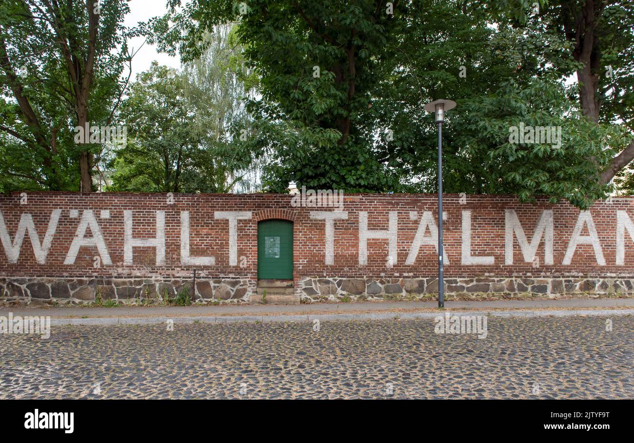 Wählt Thälmann Kulisse aka Old Lutz Cemetery Brick Wall, Görlitz (Goerlitz), Germany Stock Photo