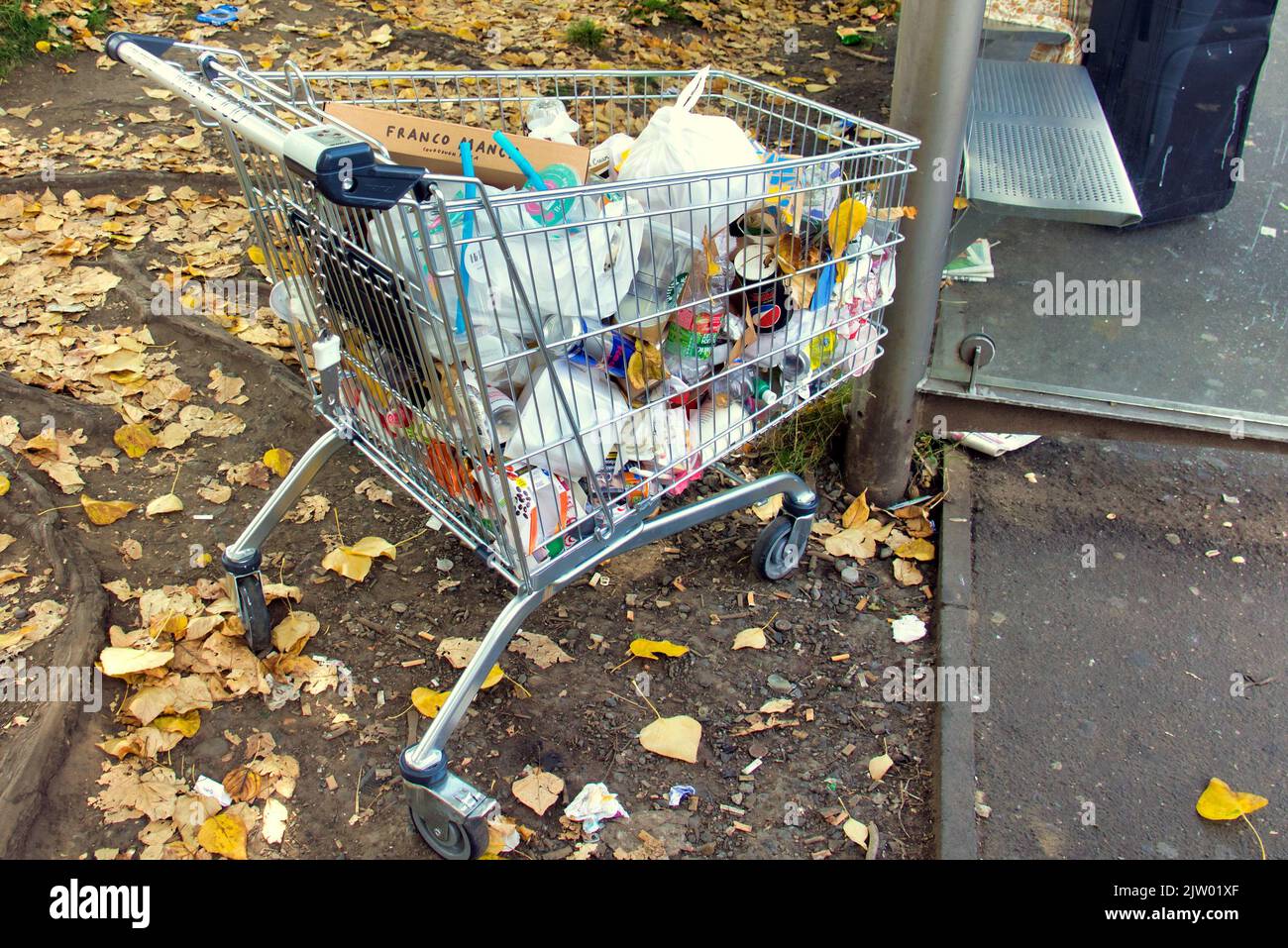 Glasgow, Scotland, UK 2nd September, 2022. Bin strike ends as a rubbish