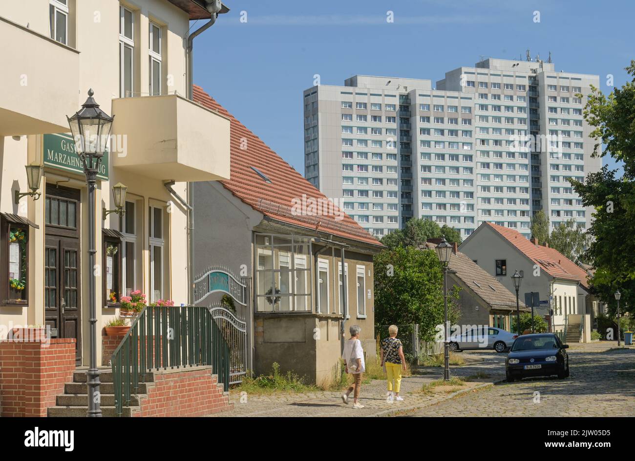 Altbauten, Dorfanger, AltMarzahn, Marzahn, Berlin, Deutschland Stock
