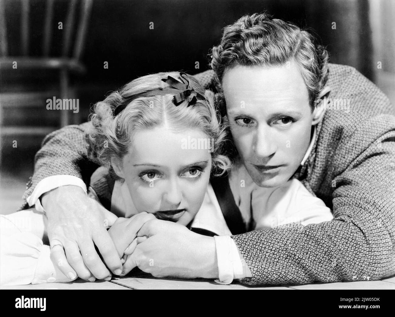 BETTE DAVIS and LESLIE HOWARD in THE PETRIFIED FOREST 1936 director ARCHIE MAYO play Robert E. Sherwood screenplay Charles Kenyon and Delmer Daves Warner Bros. Stock Photo