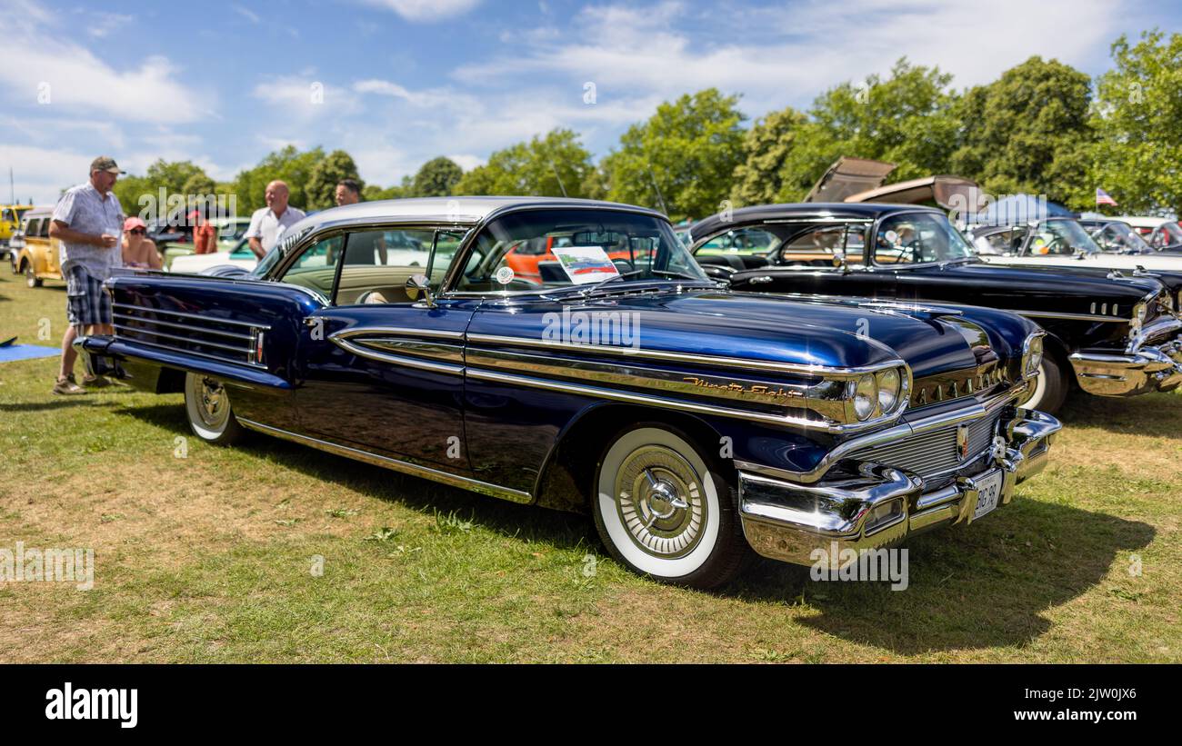 Oldsmobile Ninety-Eight, on display at the American Auto Club Rally of the Giants, held at Blenheim Palace on the 10 July 2022 Stock Photo