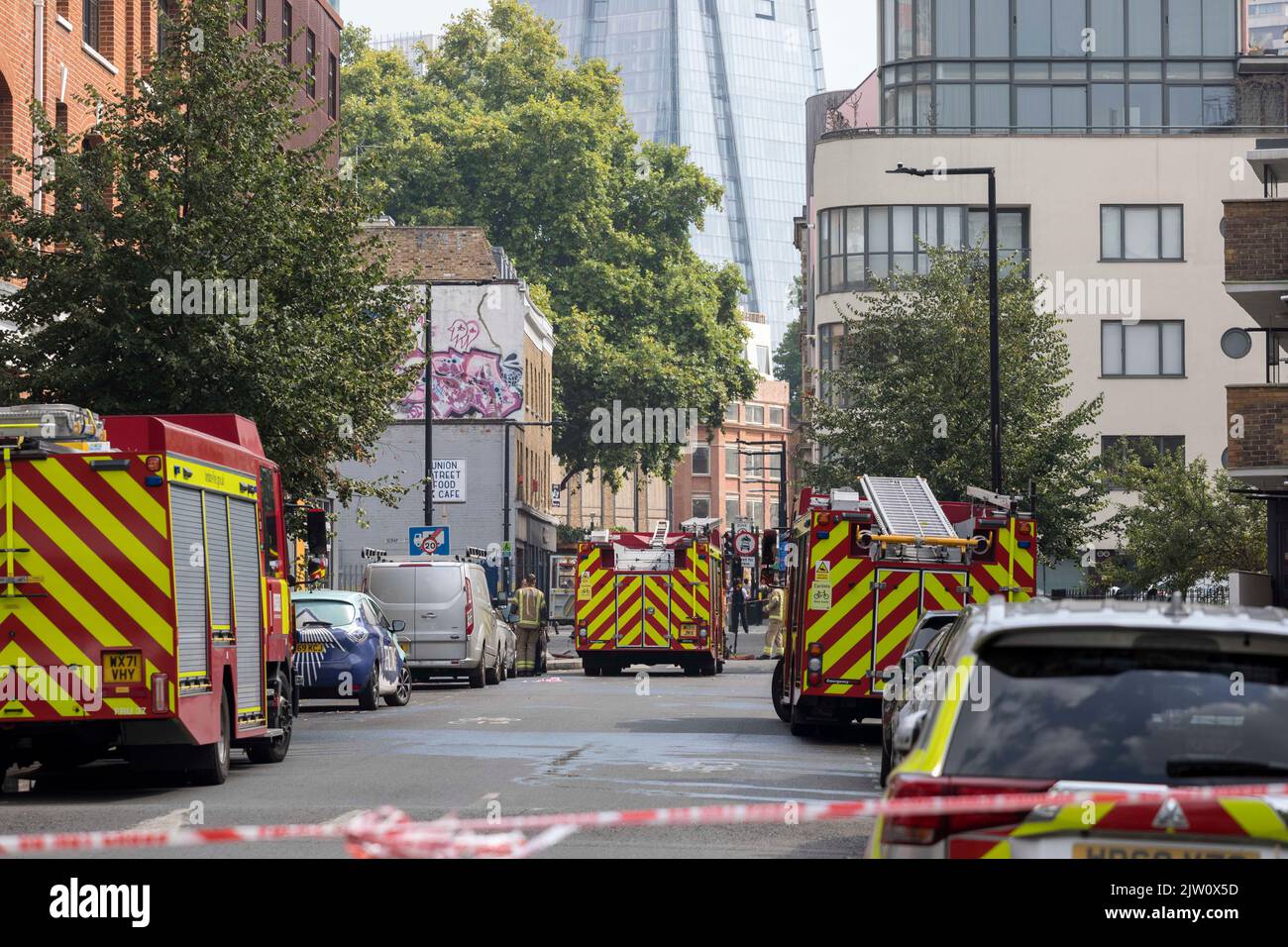 A fire broke out at Union Street, Southwark. People are evacuated around the fire.  Image shot on 17th Aug 2022.  © Belinda Jiao   jiao.bilin@gmail.co Stock Photo