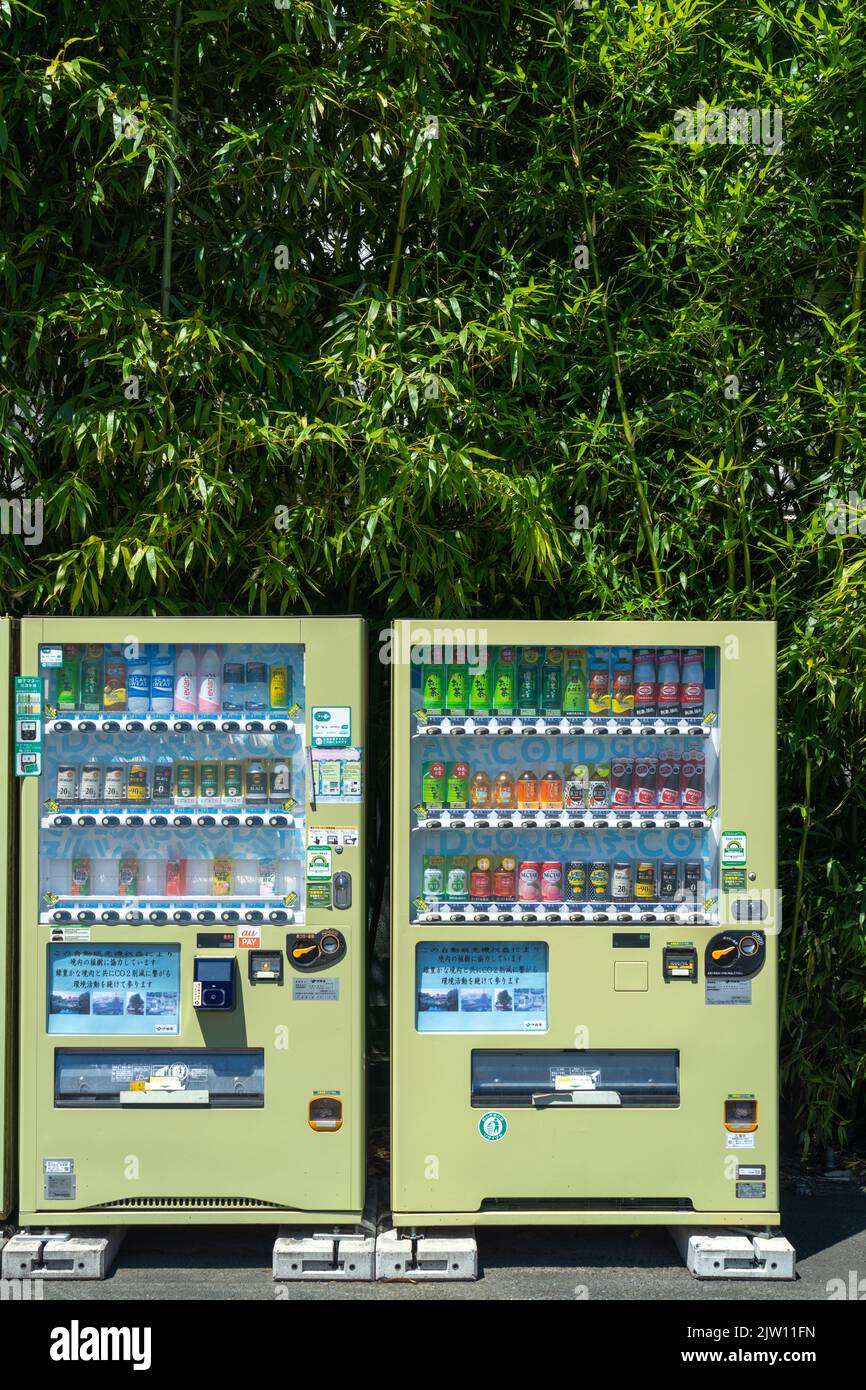 When cigarette vending machines were as common as candy machines :  r/nostalgia