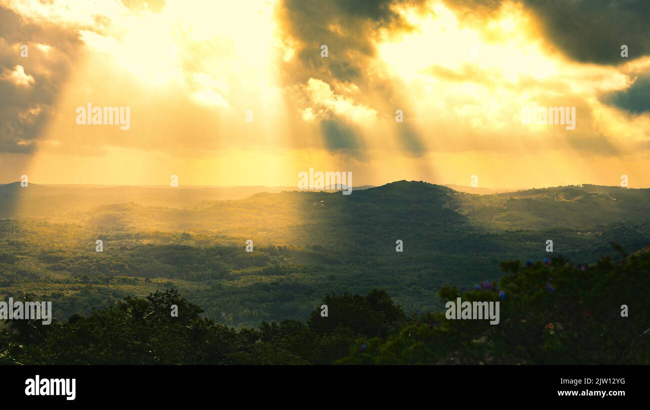 Sunlight and clouds hi-res stock photography and images - Alamy