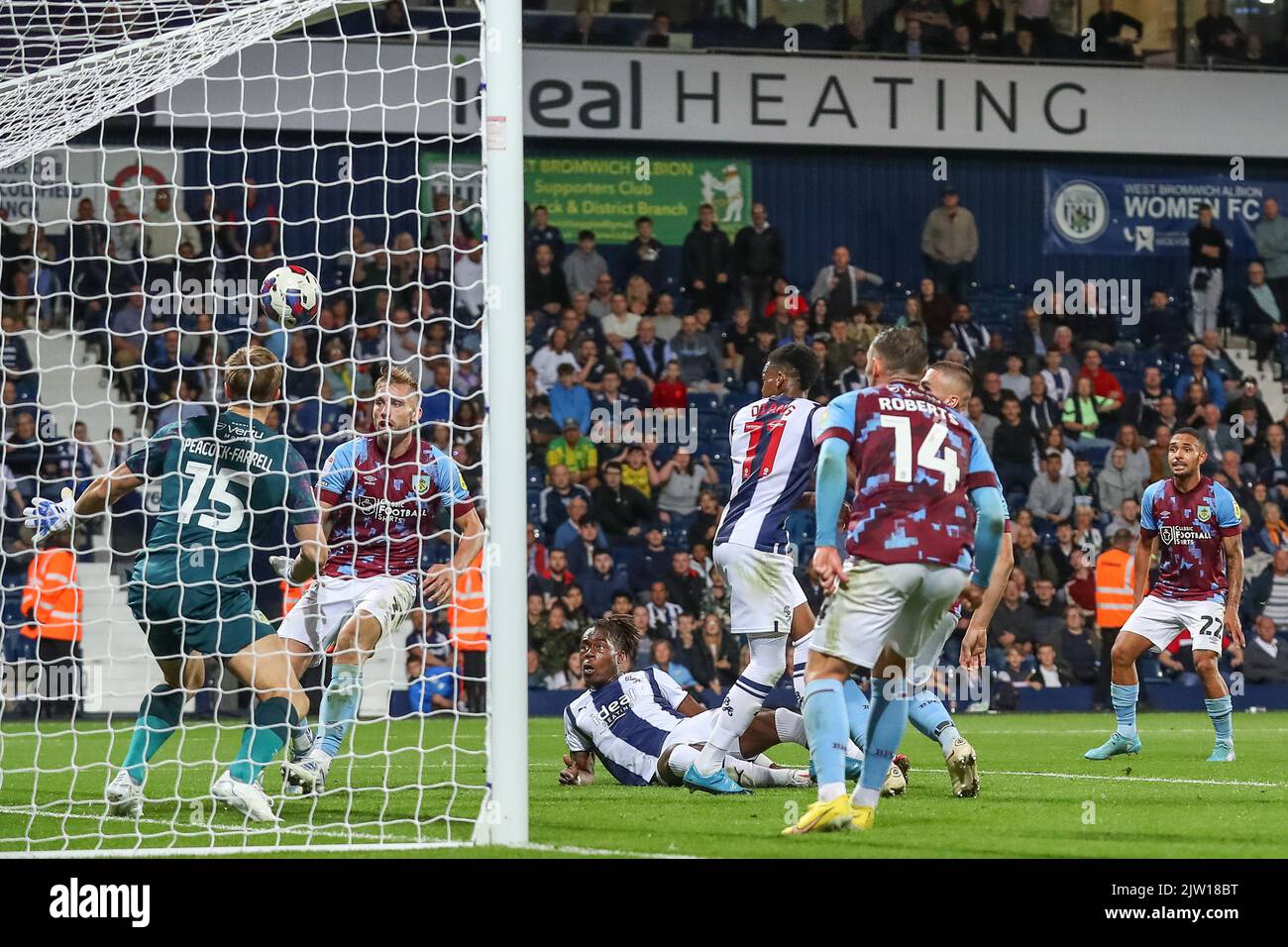 Brandon Michael Clarke Thomas-Asante #21 of West Bromwich Albion scores a goal to make it 1-1 during the Sky Bet Championship match West Bromwich Albion vs Burnley at The Hawthorns, West Bromwich, United Kingdom, 2nd September 2022  (Photo by Gareth Evans/News Images) Stock Photo