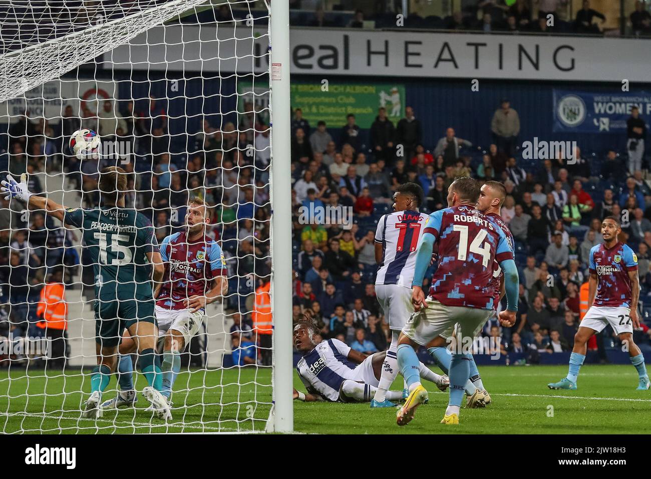 Brandon Michael Clarke Thomas-Asante #21 of West Bromwich Albion scores a goal to make it 1-1 during the Sky Bet Championship match West Bromwich Albion vs Burnley at The Hawthorns, West Bromwich, United Kingdom, 2nd September 2022  (Photo by Gareth Evans/News Images) Stock Photo