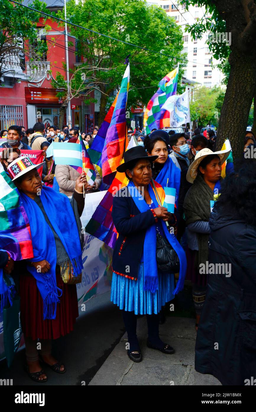 Sopocachi, La Paz, Bolivia, 2nd September 2022: Members of Bolivia's National Confederation of Indigenous and Campesina Women - Bartolina Sisa social movement gather outside the Argentine Embassy in La Paz to show support for Argentina's vice president Cristina Fernández de Kirchner, who narrowly survived an assassination attempt outside her home in Buenos Aires yesterday evening. Ms Fernández de Kirchner, who was also Argentina's president from 2007 to 2015, has been a longstanding ally of Bolivia's left-wing goverment and ruling MAS Party and former president Evo Morales Ayma. Stock Photo