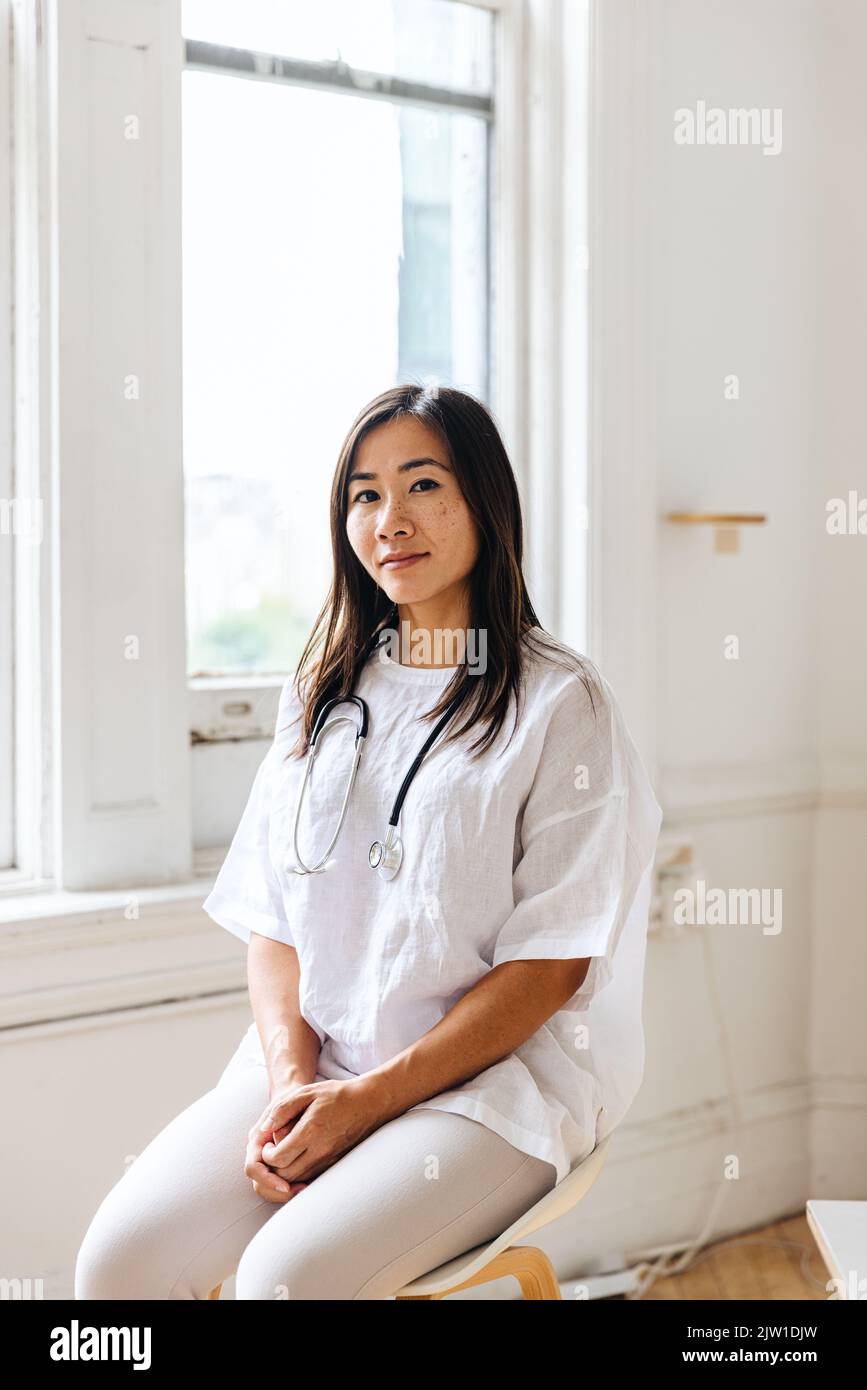 Portrait young indian female doctor hi-res stock photography and images ...