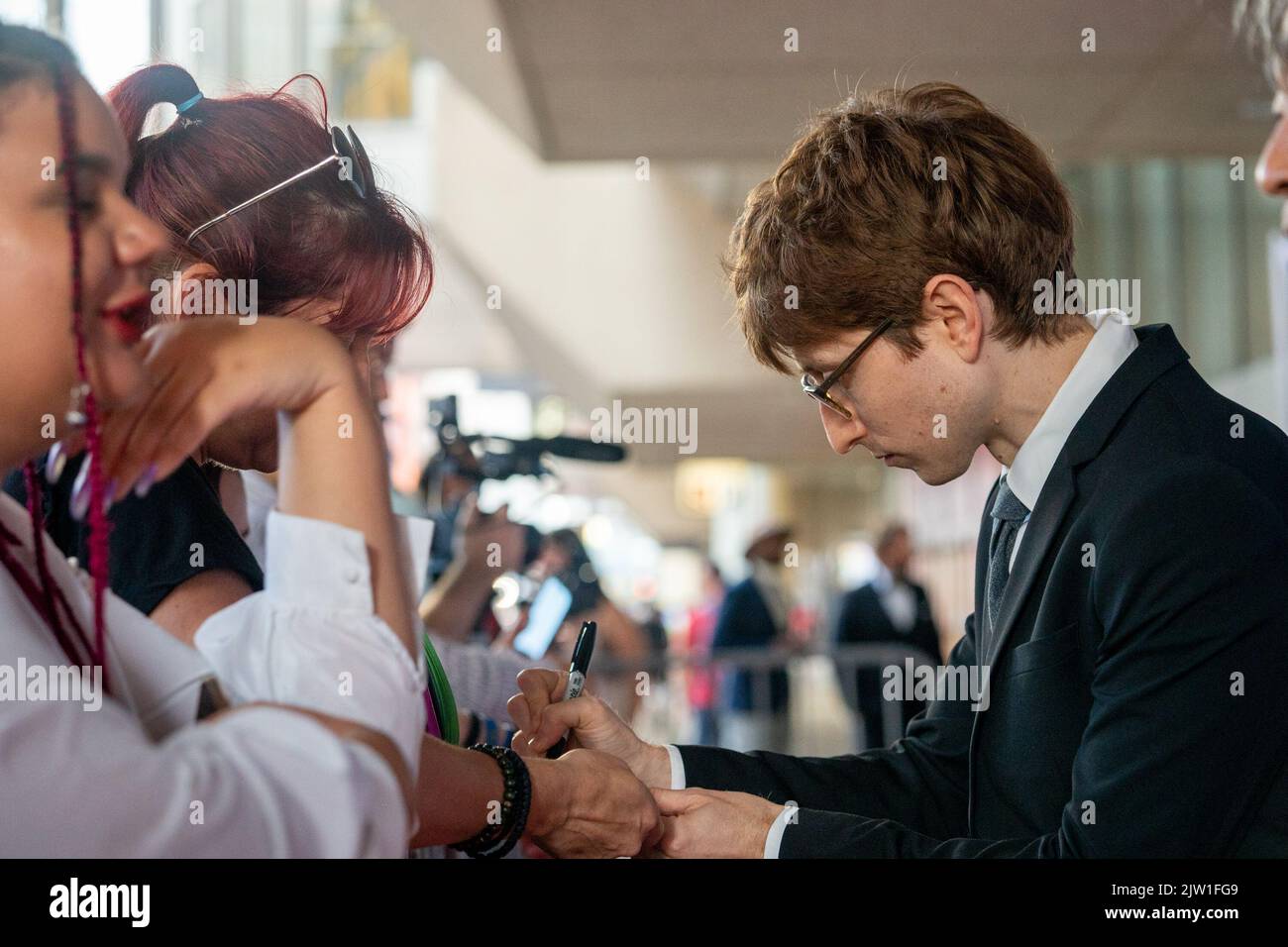 Michael Gregory signs autographs at 2022 Buffer Festival red carpet. Stock Photo