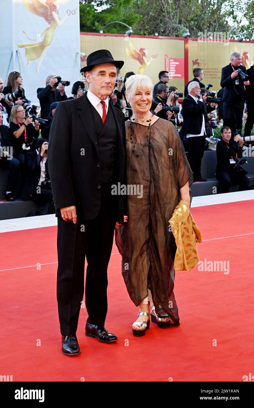 Venezia, Italia. 02nd Sep, 2022. Venezia, 79th Venice Film Festival 2022, Red Carpet film : Bones and all Pictured : Mark Rylance and his wife Claire van Kampen Credit: Independent Photo Agency/Alamy Live News Stock Photo