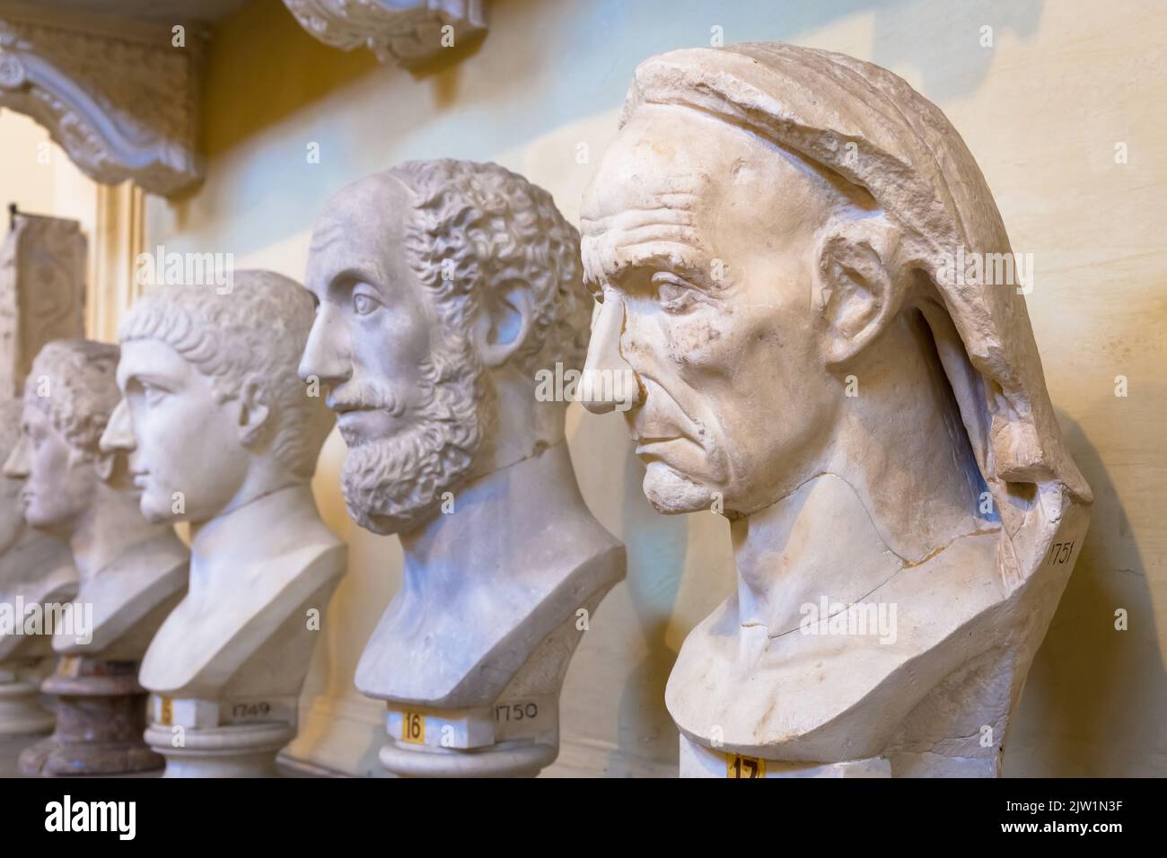 Europe Statues Rome ROME, VATICAN STATE - CIRCA AUGUST 2020: classic statues perspective in ...
