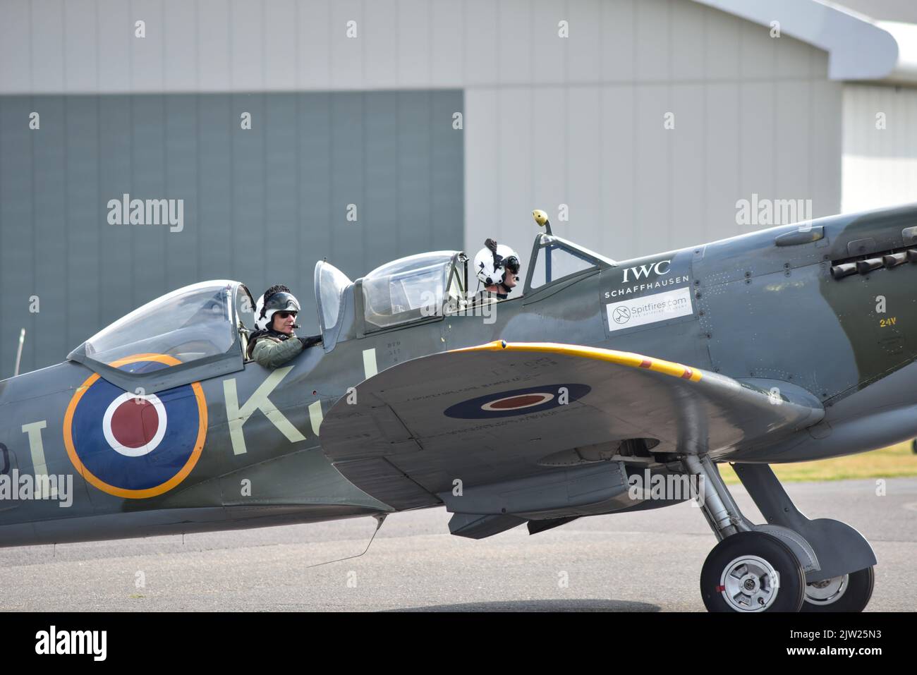 Spitfire fighter aircraft seat hi-res stock photography and images - Alamy