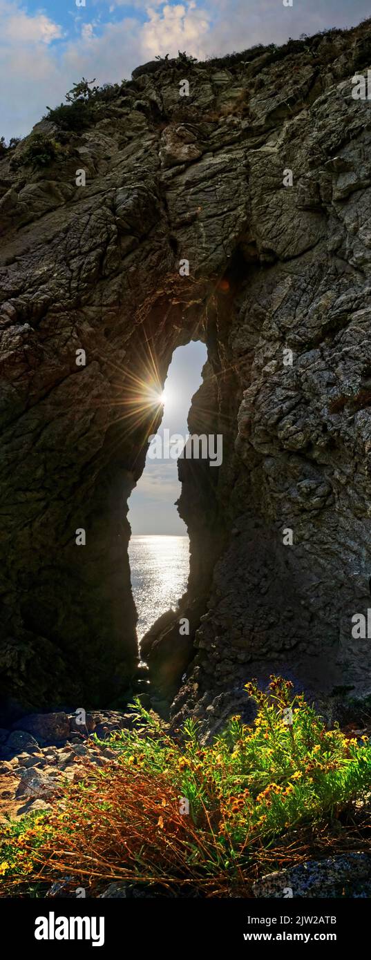 Rock arch of the Grotta Sibilla, Capo Vaticano, Calabria, Italy Stock ...