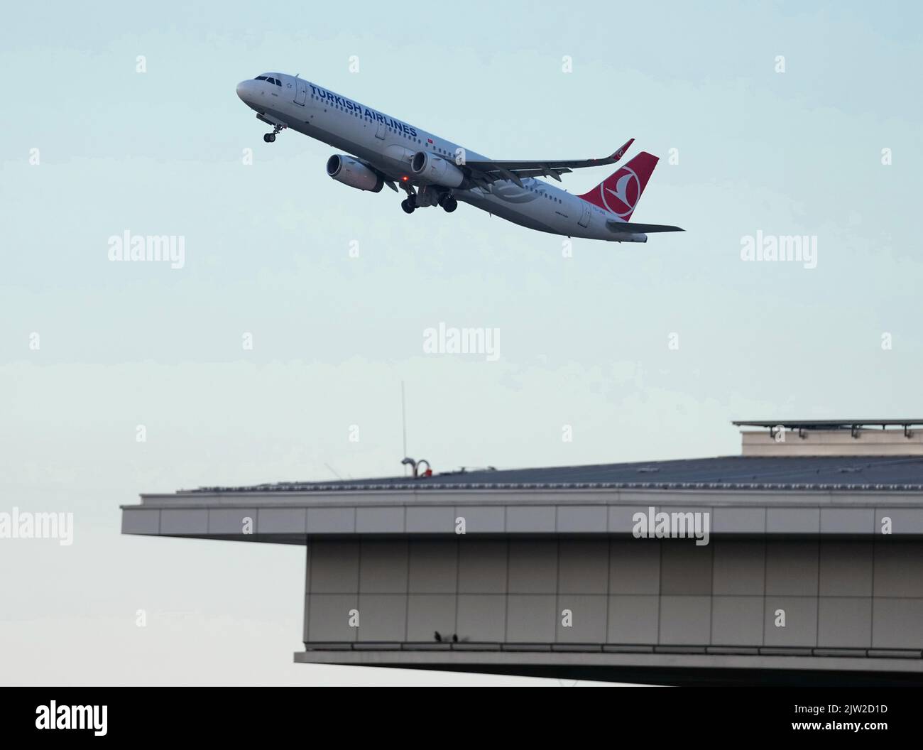 Berlin, Germany. 02nd Sep, 2022. 02 September 2022, Brandenburg, Schhönefeld: An aircraft A 321-231 (WL) of Turkish Airlines takes off from Berlin Brandenburg 'Willy Brandt' Airport. Photo: Soeren Stache/dpa Credit: dpa picture alliance/Alamy Live News Stock Photo