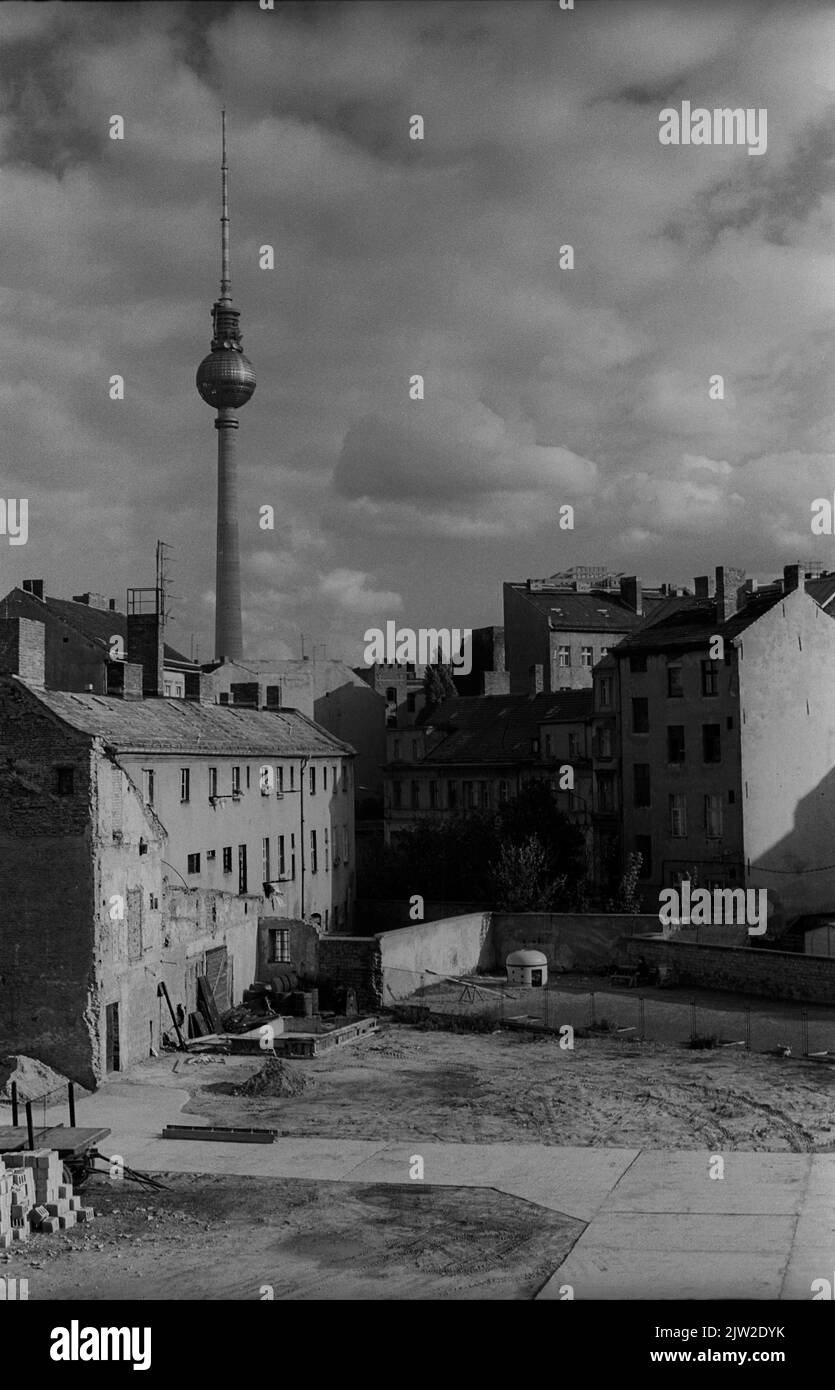 GDR, Berlin, 20. 9. 1978, looking towards the television tower, in the direction of Gipsstrasse, across Spandauer Vorstadt as seen from Auguststrasse Stock Photo