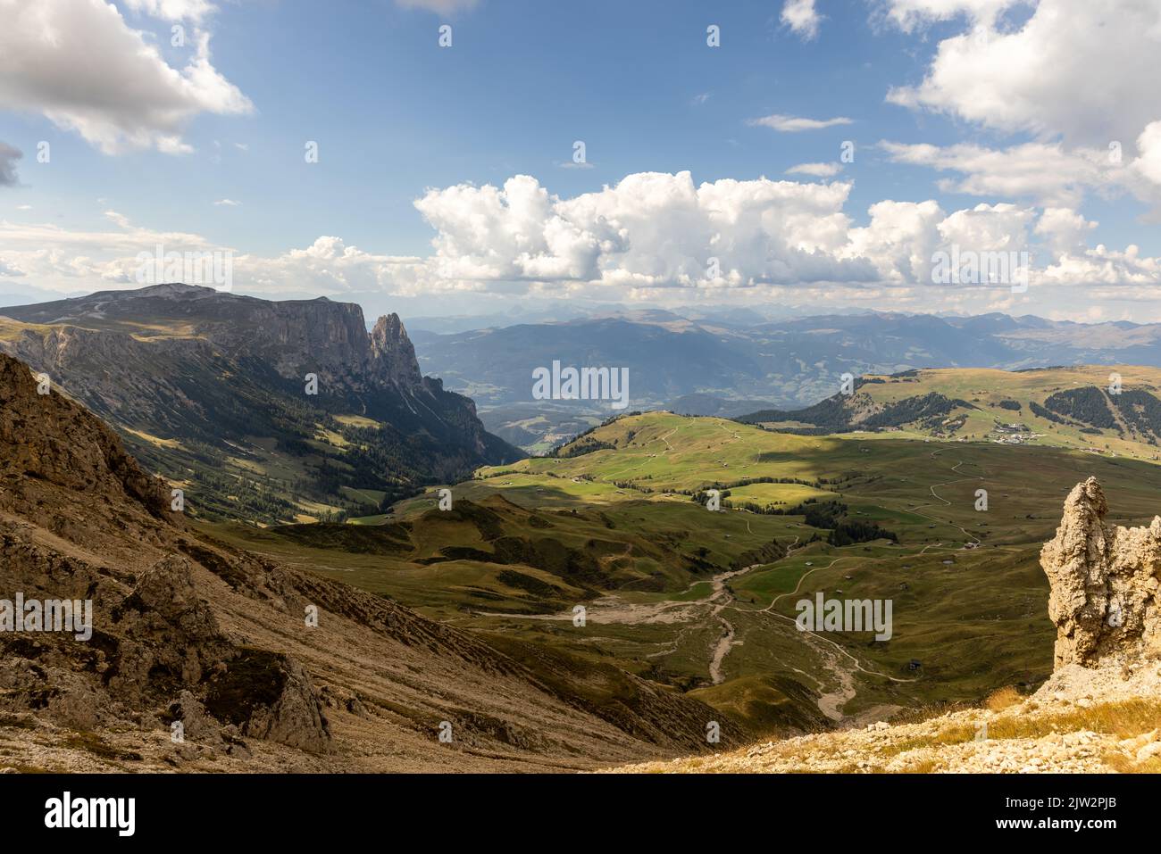 View from the Rosszahnscharte peak to Seiser Alm Stock Photo