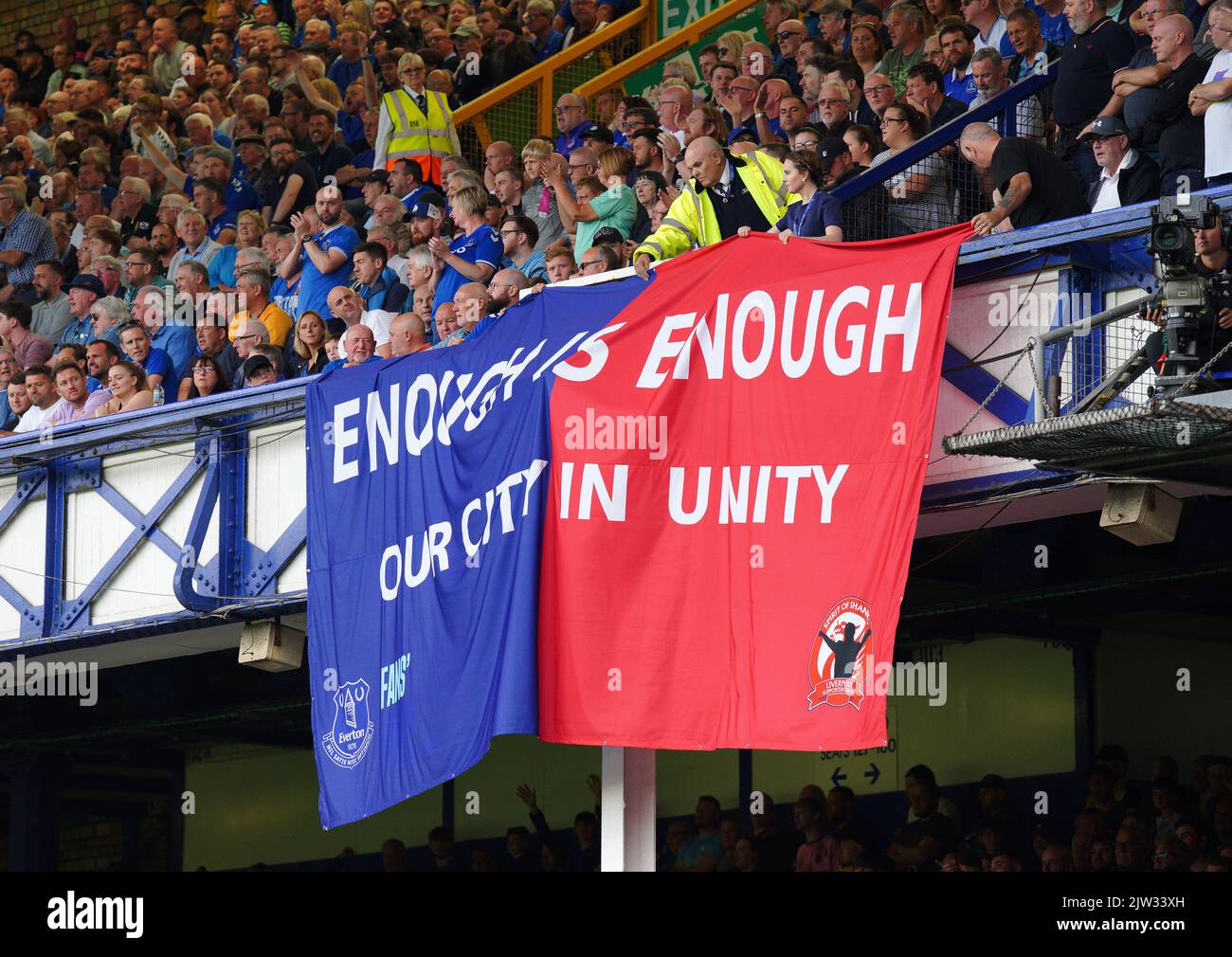 https://c8.alamy.com/comp/2JW33XH/fans-hold-up-an-enough-is-enough-banner-during-the-premier-league-match-at-goodison-park-liverpool-picture-date-saturday-september-3-2022-2JW33XH.jpg