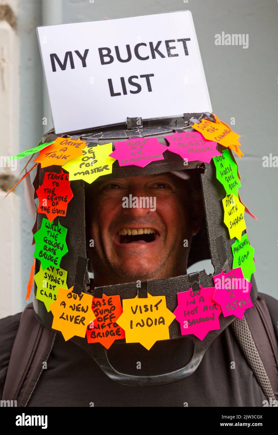 Man wearing bucket list hat hires stock photography and images Alamy