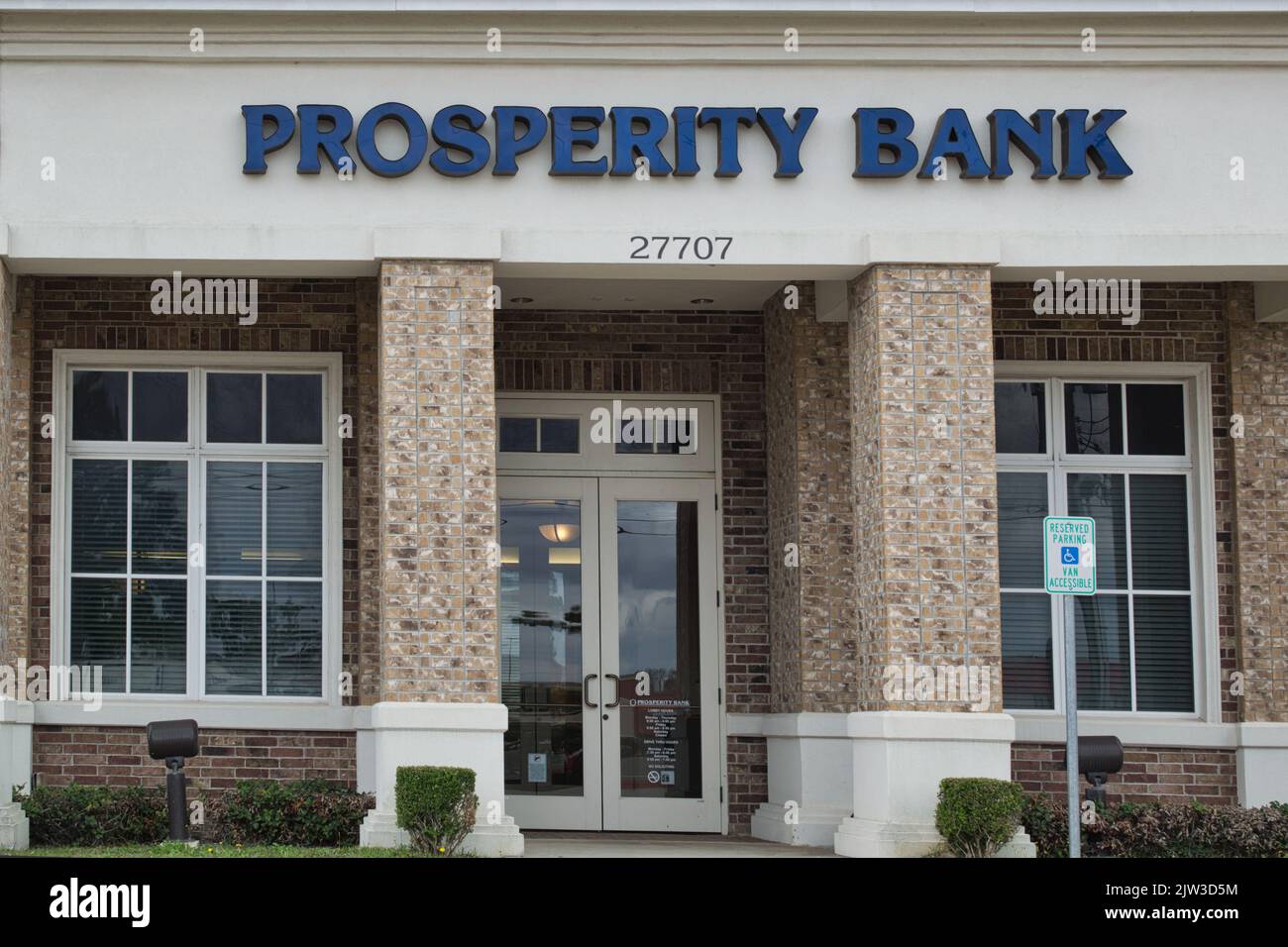 Houston, Texas USA 12-05-2021: Prosperity Bank exterior and main entrance in Houston, TX. Banking Holding company with headquarters in Houston, TX. Stock Photo