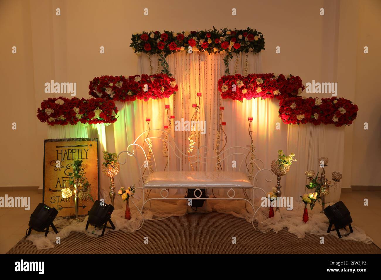 Marriage stage background hi-res stock photography and images - Alamy