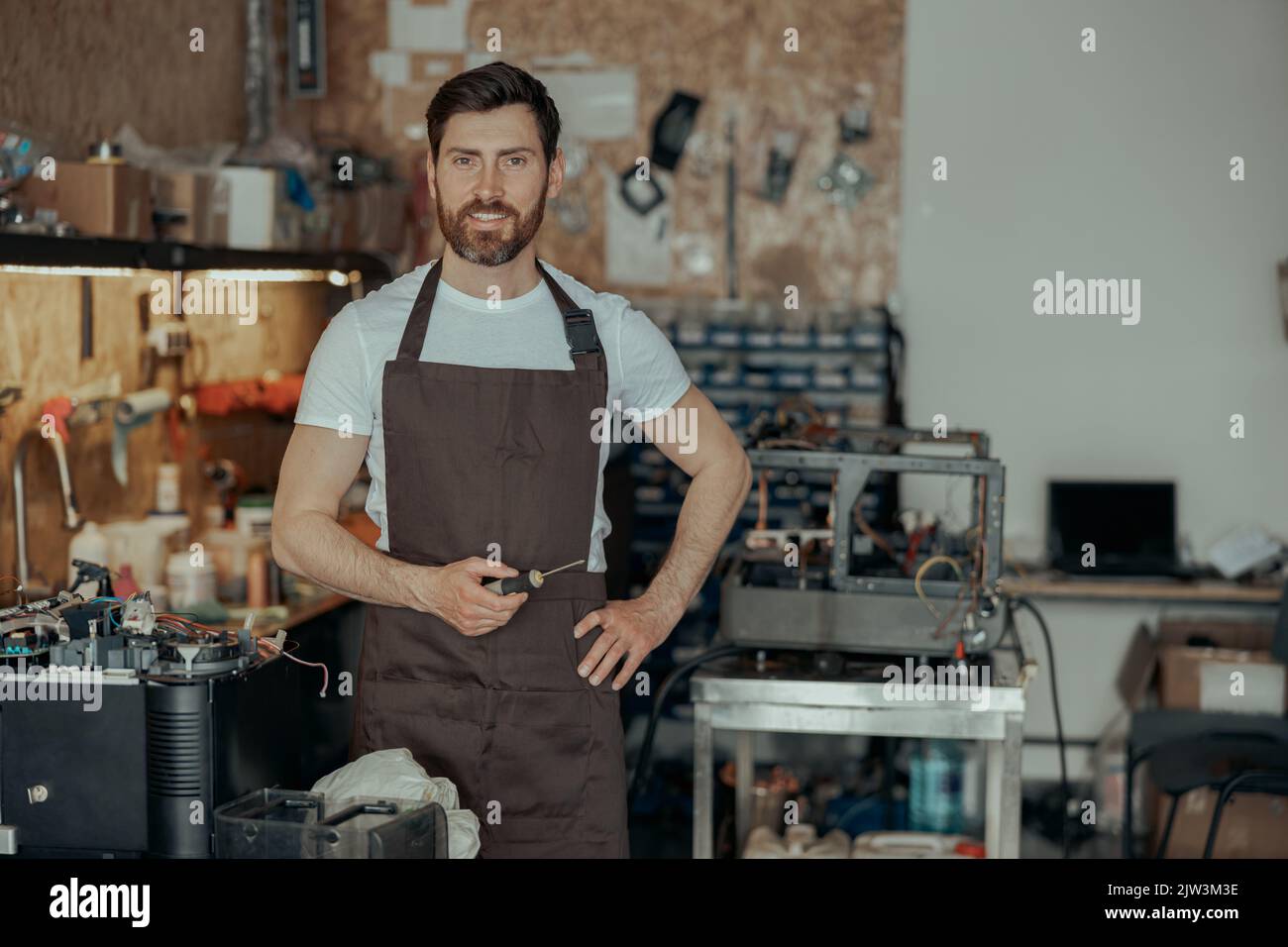 Fix your own machines hi-res stock photography and images - Alamy
