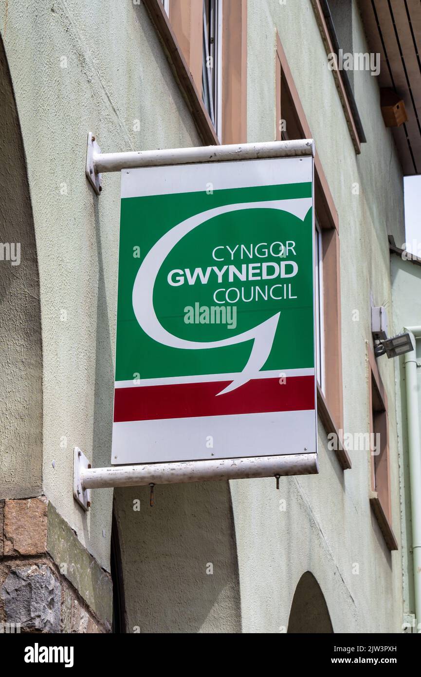 Caernarfon, UK- July 11, 2022:  The sign for Cyngor Gwynedd Council in Caernarfon in North Wales Stock Photo