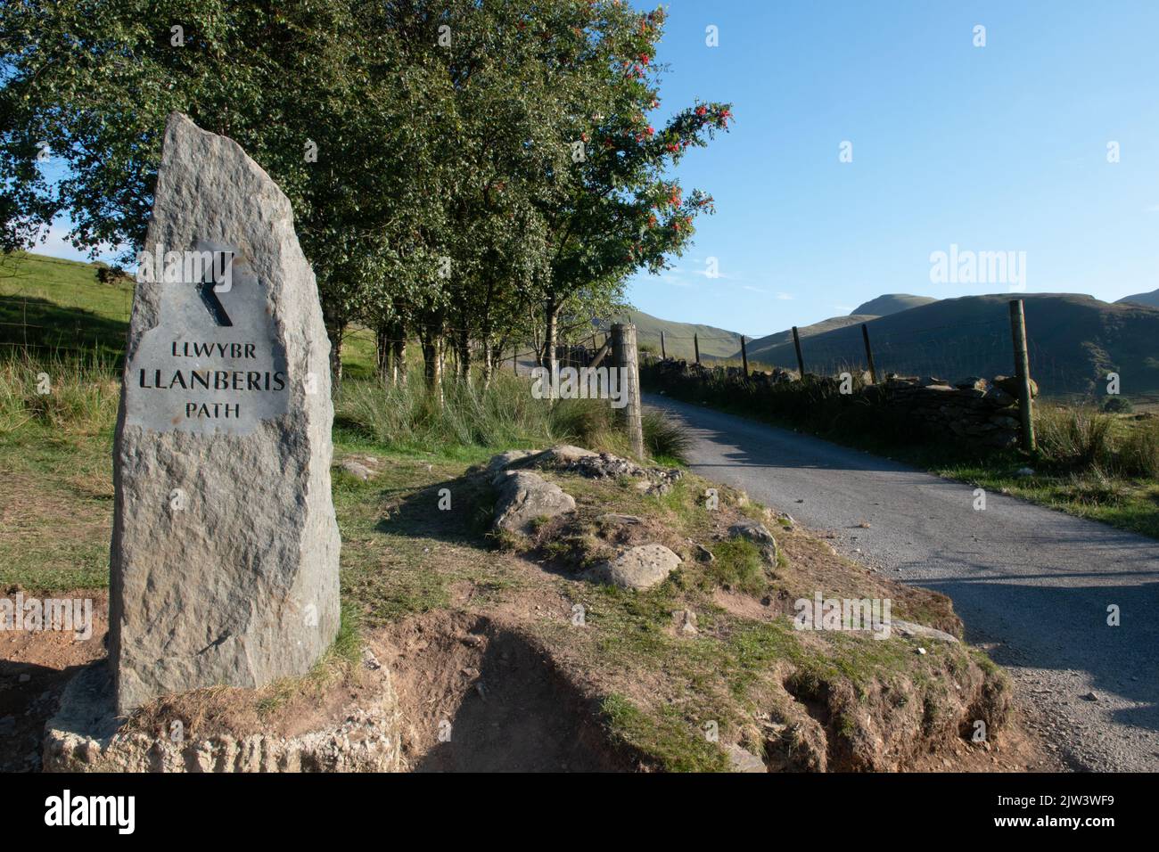 Waymarker at the start of the Llanberis Path at the foot of Snowdon, Wales, UK Stock Photo