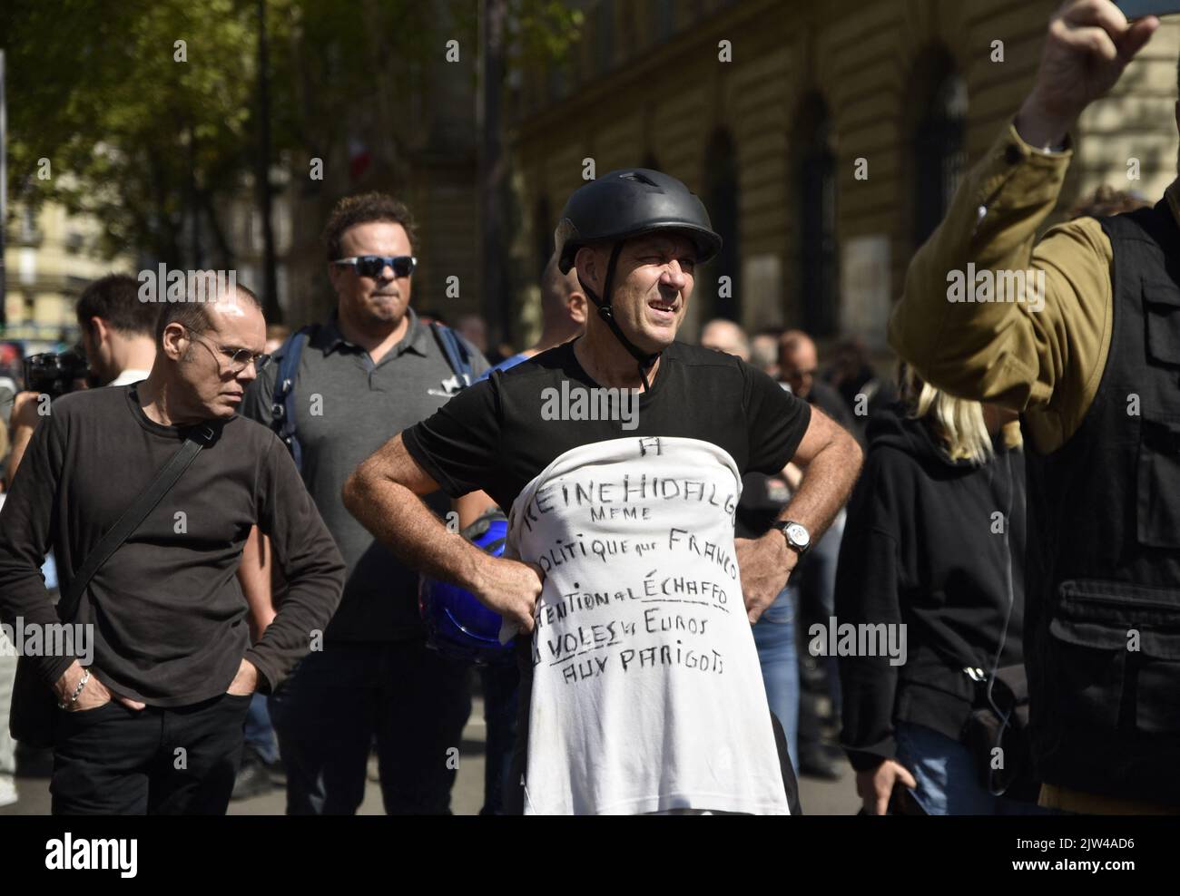 Bikers gather beside the city hall at the call of the 'Federation des Motards en Colere' (FMCC) to protest against the paid parking of the two-wheelers set up in Paris, France, on September 3, 2022. The end of a graceful era. Since September 1, 2022, thermal motorised two-wheelers have had to pay to park in the streets of Paris, a measure that irritates the user community. Photo by Patrice Pierrot/ABACAPRESS.COM Stock Photo