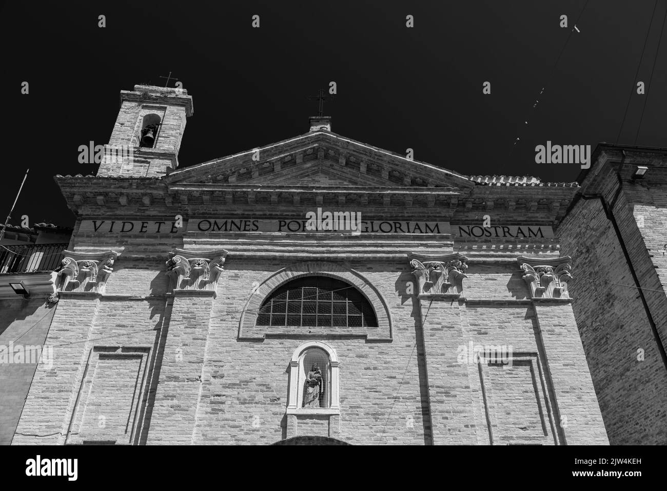 Built in 1400 and rebuilt in 1700. In it there is a faithful