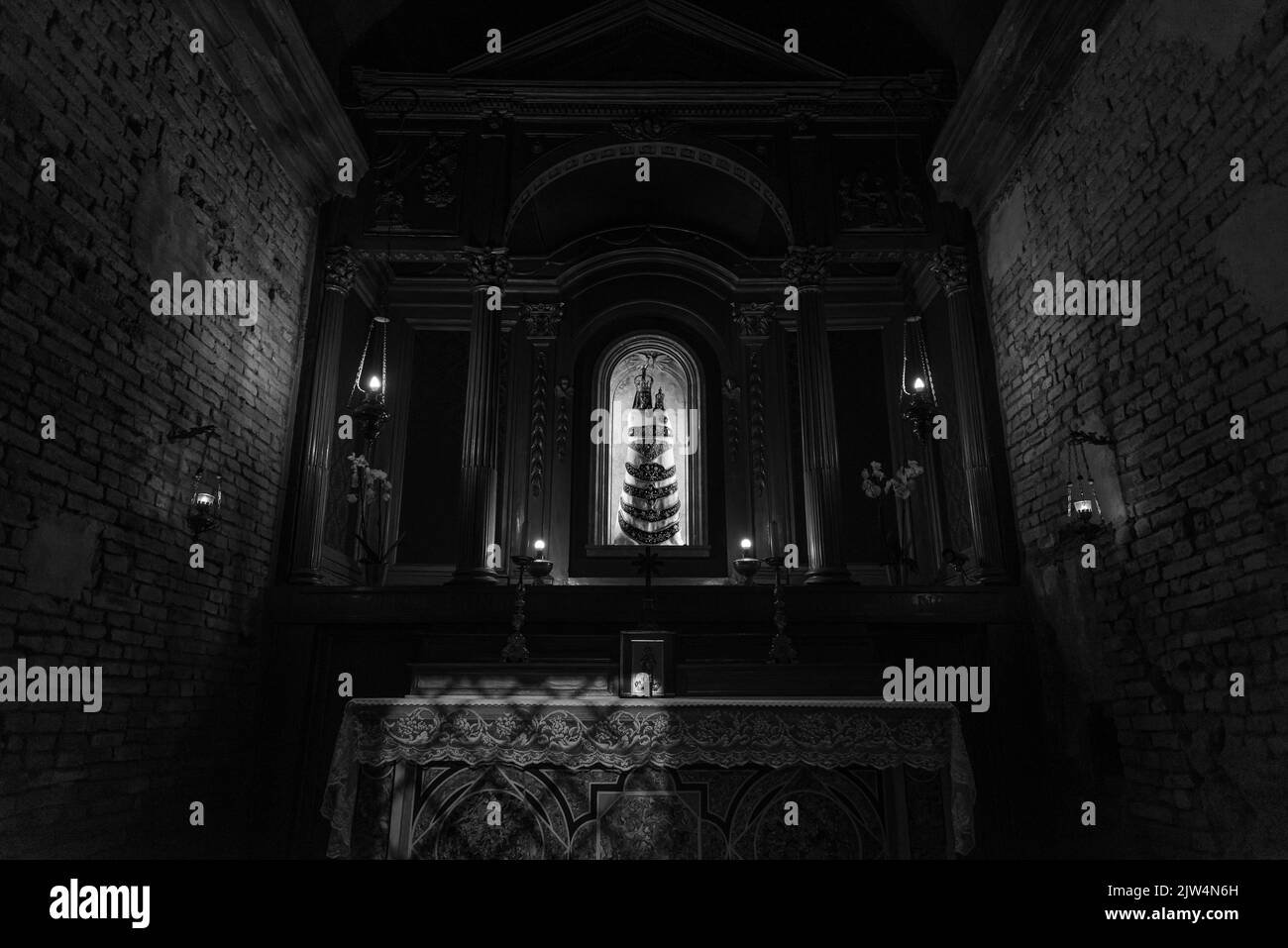 Built in 1400 and rebuilt in 1700. In it there is a faithful