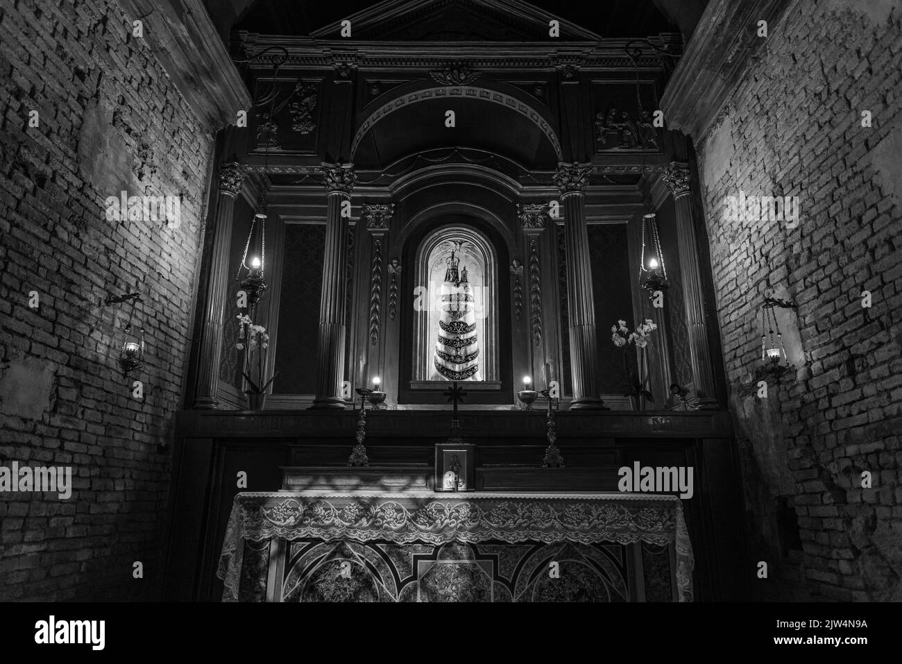 Built in 1400 and rebuilt in 1700. In it there is a faithful