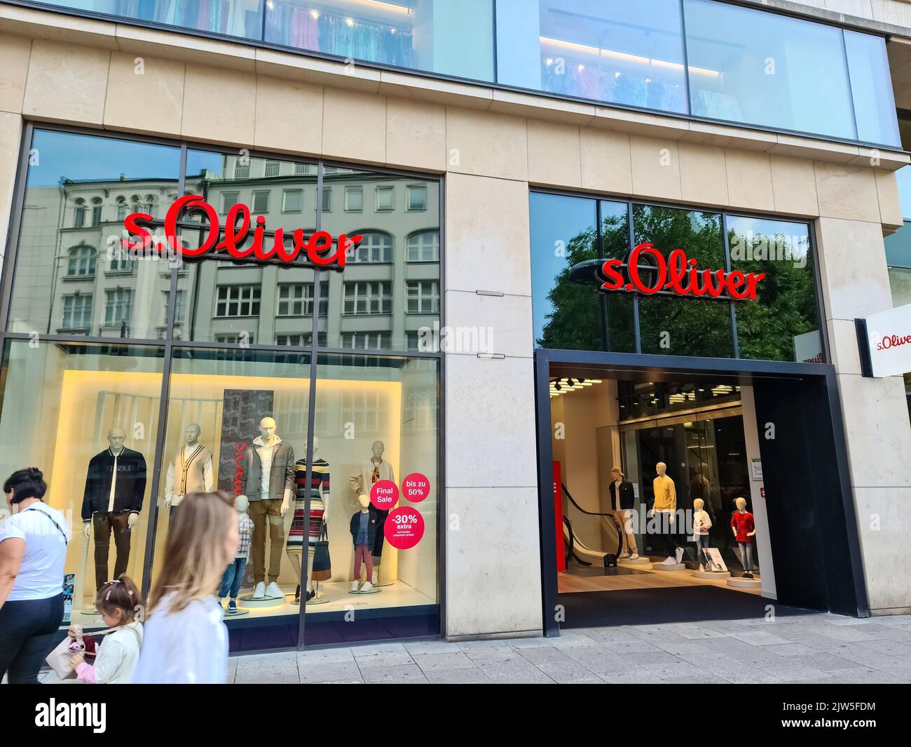 Soliver Fashion Store Stock Photo - Download Image Now - Arts Culture and  Entertainment, Austria, Boutique - iStock