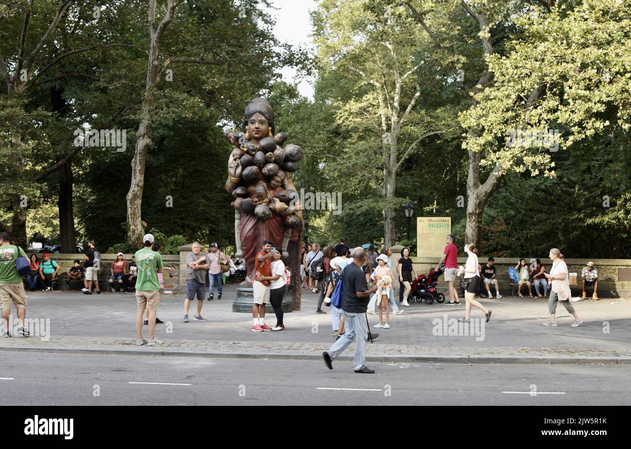The eighteen foot sculpture hi-res stock photography and images - Alamy