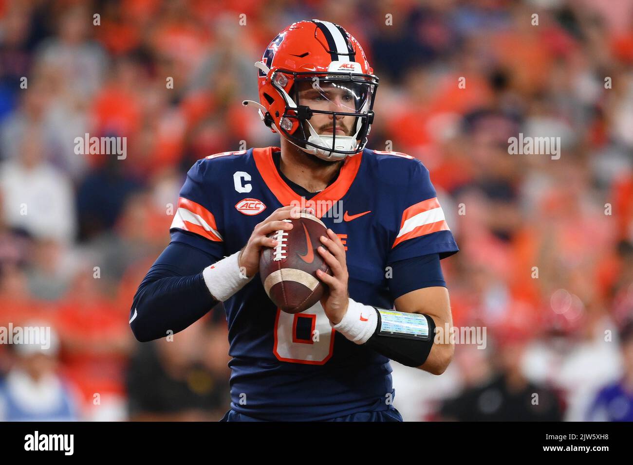 September 03, 2022: Syracuse Orange quarterback Garrett Shrader (6 ...