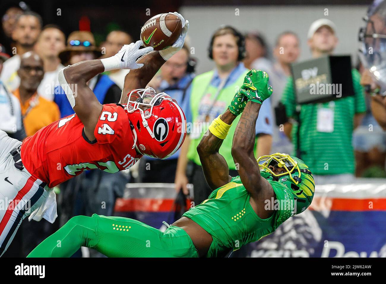 Atlanta, 3rd Sep, 2022. Malaki Starks (24) makes this interception in front