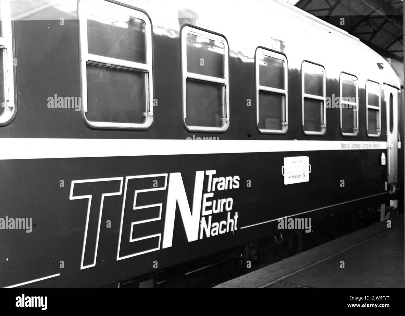 Image of a sleeping car type T2S (Ten, Trans Euro Night) of the N.S