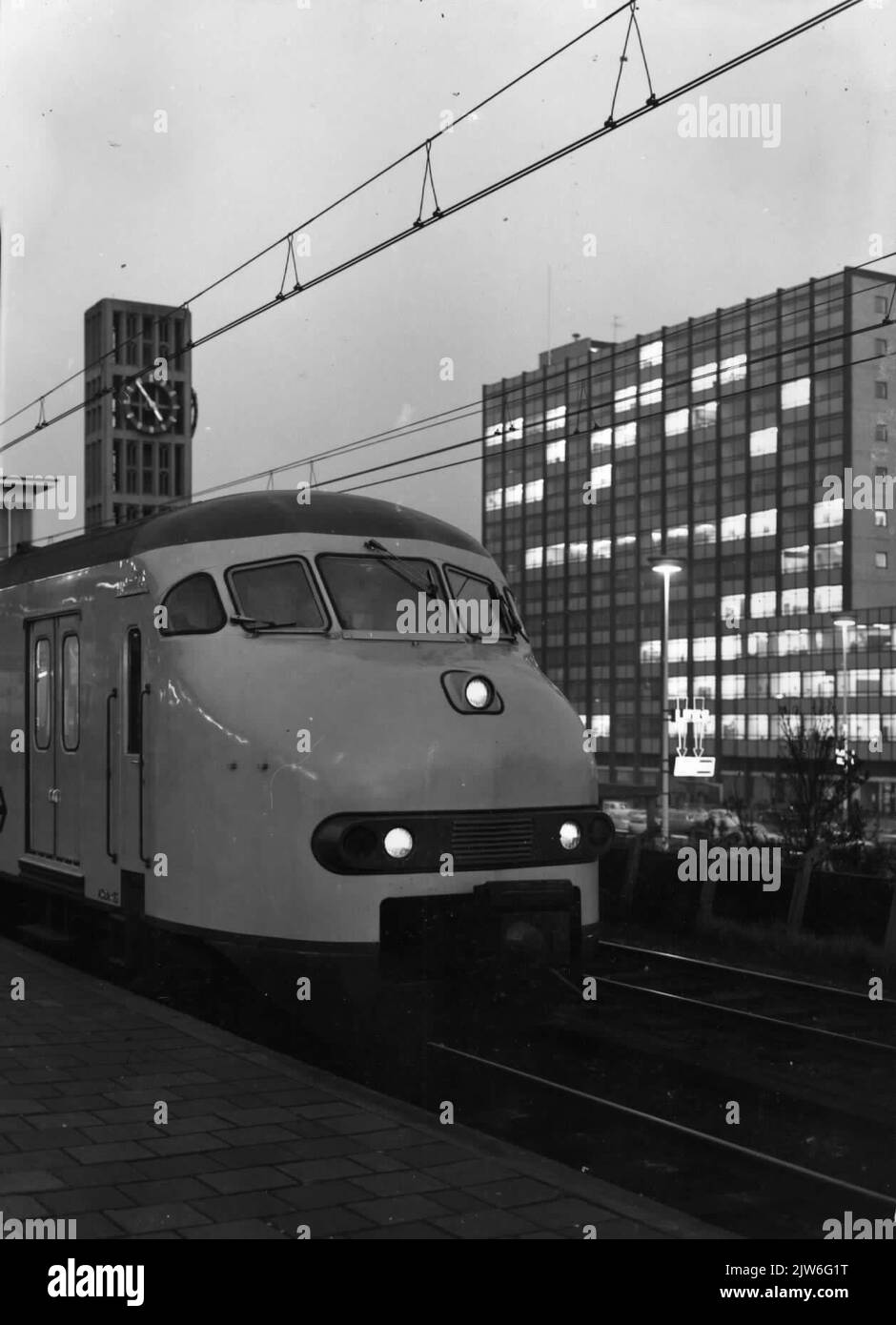 Image of the Electric train set no. 435 (Mat. 1964, plan V) of the N.S ...