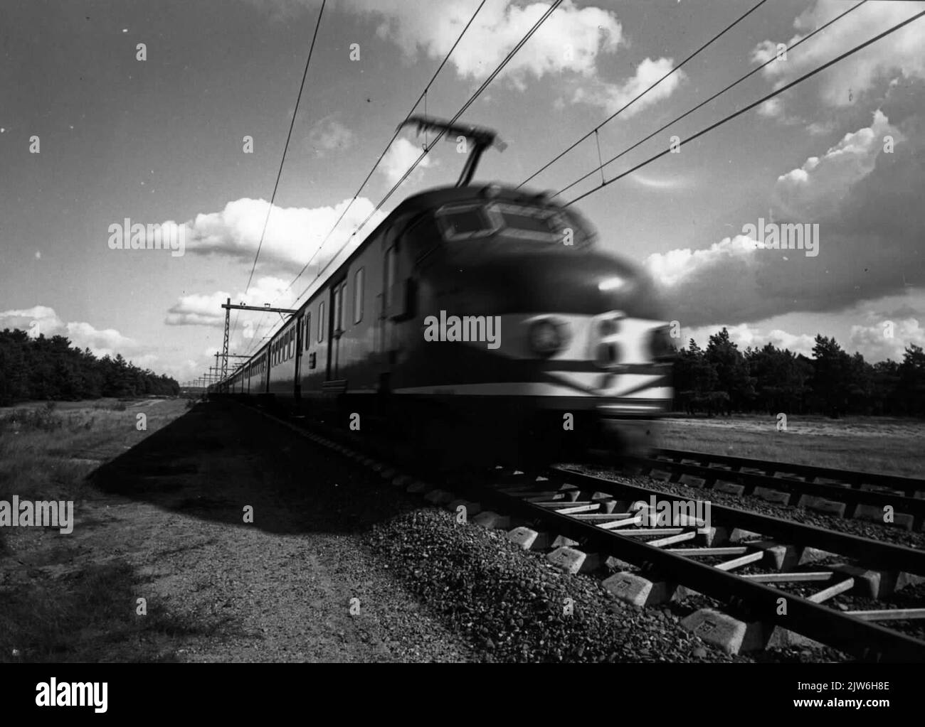 Image of a driving, electric train set matt. 1954 (Plan P) of the N.S