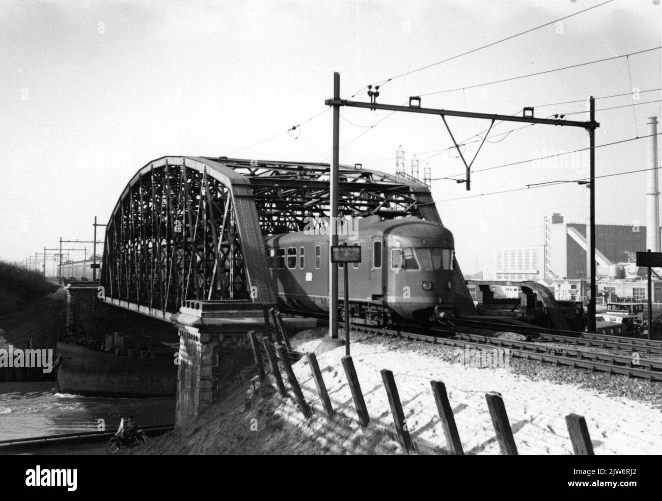 Image of an electric train set matt. 1946 of the N.S. On the railway