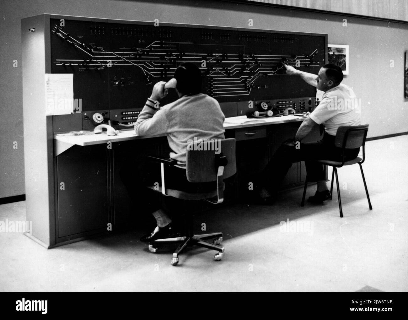 Image Of The Train Service Leaders At The NX Control Tableau In The N S image-of-the-train-service-leaders-at-the-nx-control-tableau-in-the-n-s