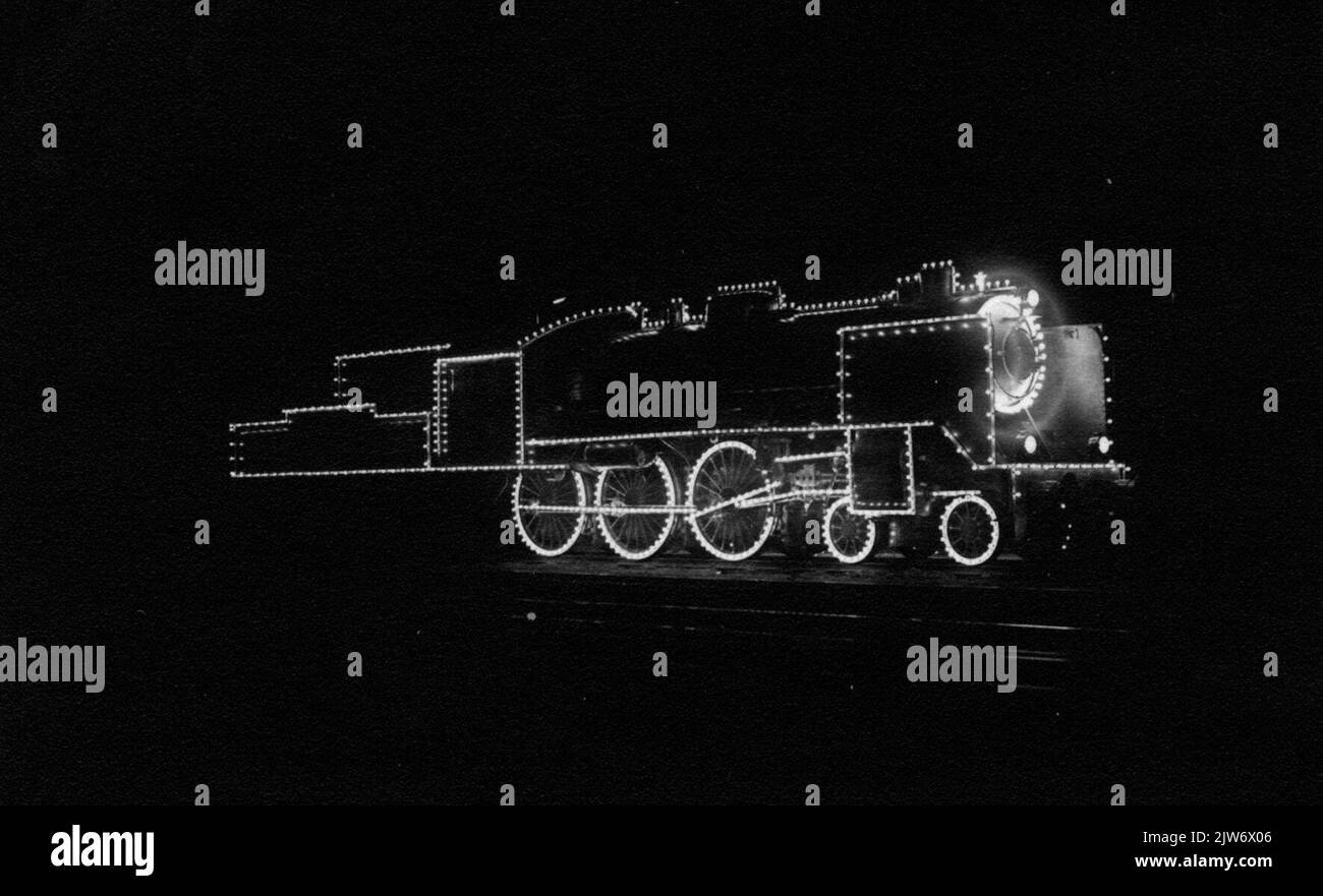 Image of the steam locomotive no. 4015 (series 4000, nrs. 4001-4015) of ...