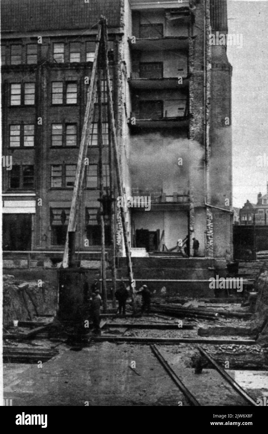 View of beating the foundation piles for the 2nd Jaarbeursgebouw
