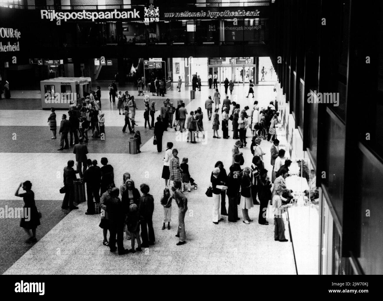 Interior of the N.S. station The Hague in The Hague Hal Stock Photo